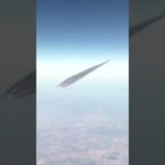 【切り抜き】飛行機から見たケムトレイルが凄い！　近くで見ると灰色なんですね！　#ケムトレイル